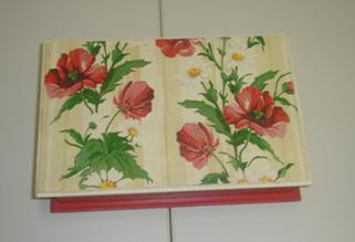 Caixa porta chá com 6 divisórias R$ 25,00 